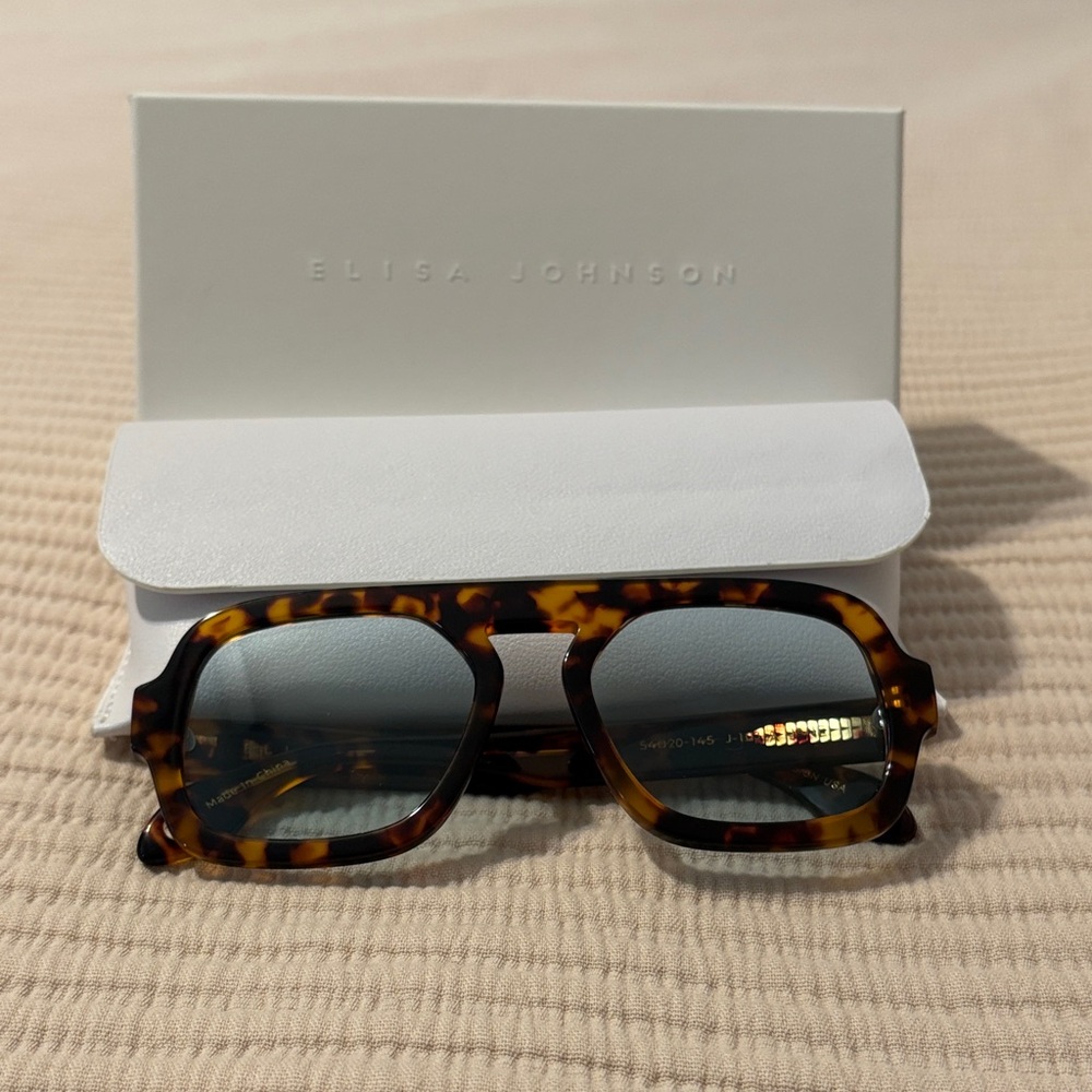 Elisa Johnson Tortoise Sunglasses - BRAND NEW NEVER WORN!!!